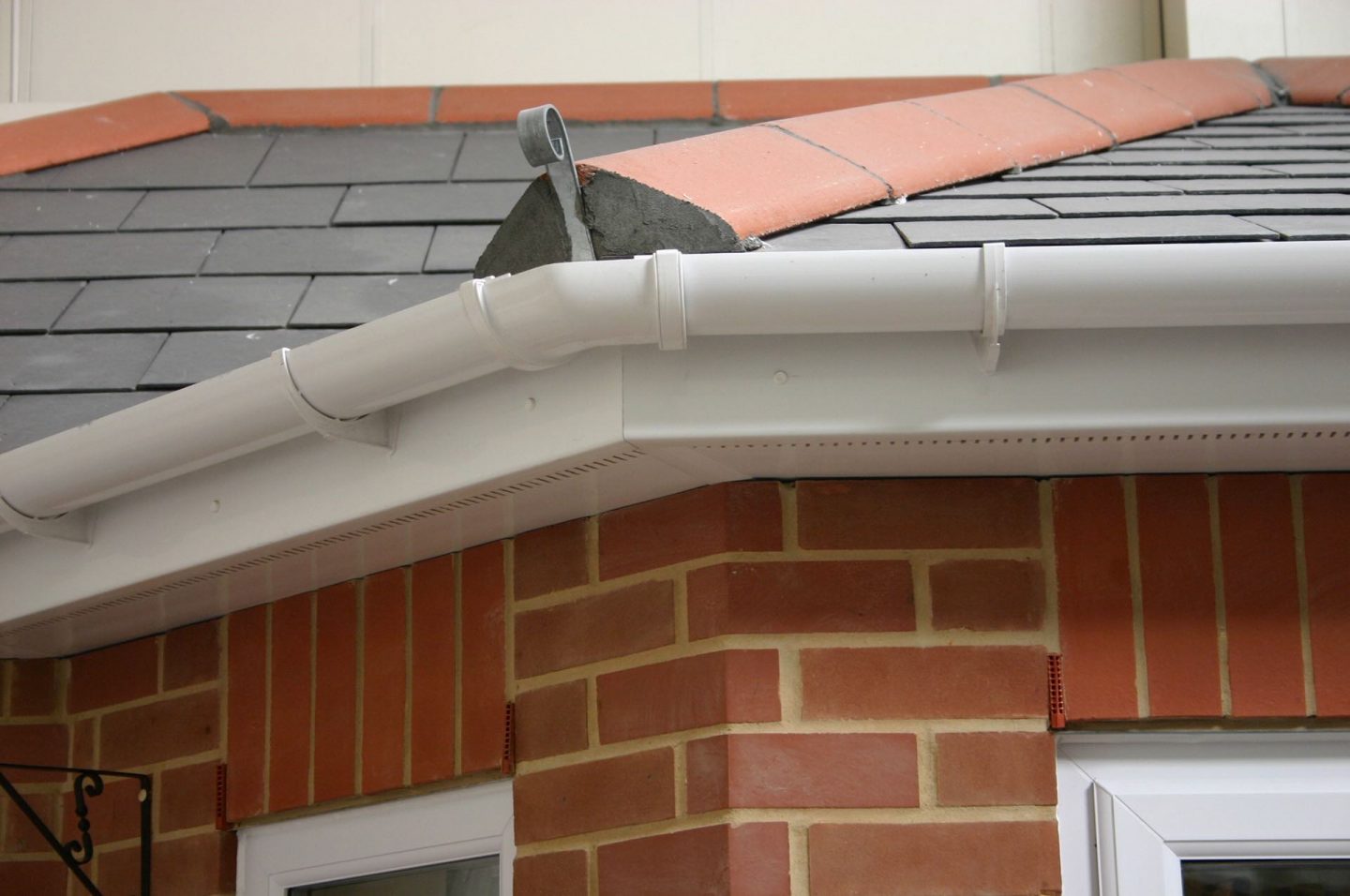 guttering repairs salisbury, wiltshire